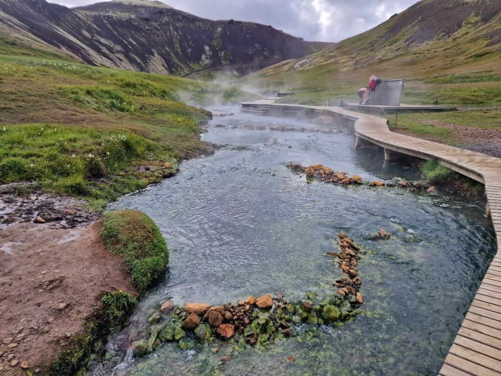 Río termal Reykjadalur