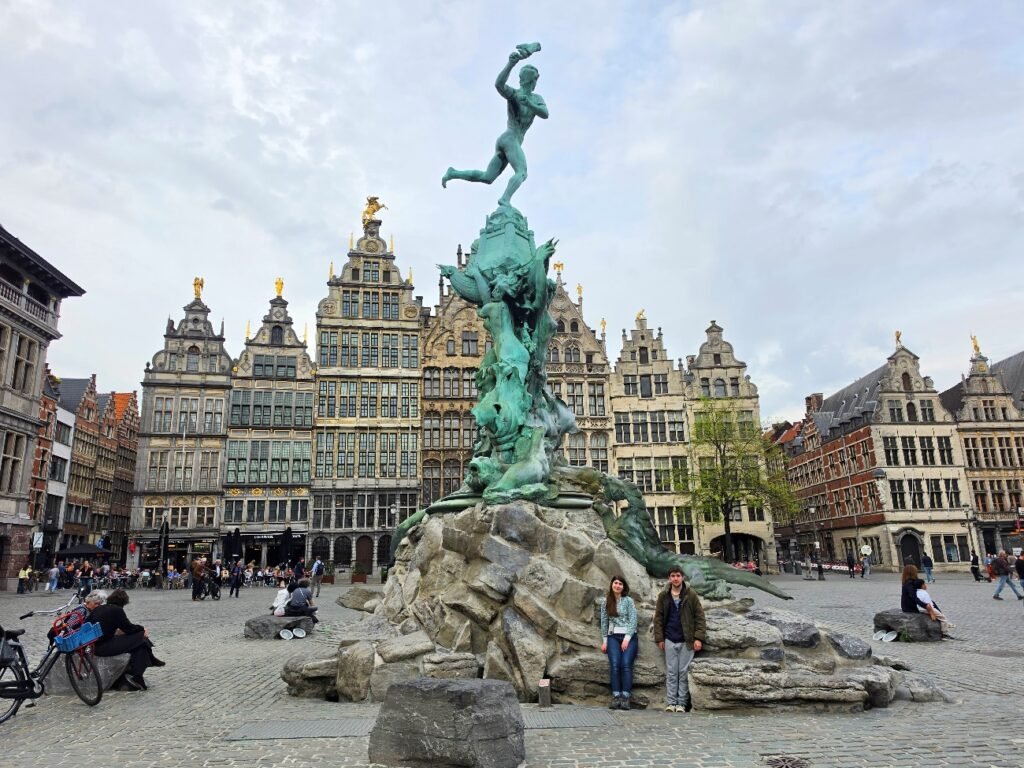 Que ver en Amberes. Gran Plaza del Mercado. Grote Markt