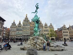 Que ver en Amberes. Gran Plaza del Mercado. Grote Markt